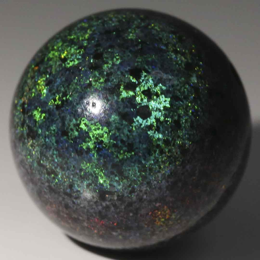 綺麗な石 色鮮やかな宇宙のようなビーズ - 石の音ブログ