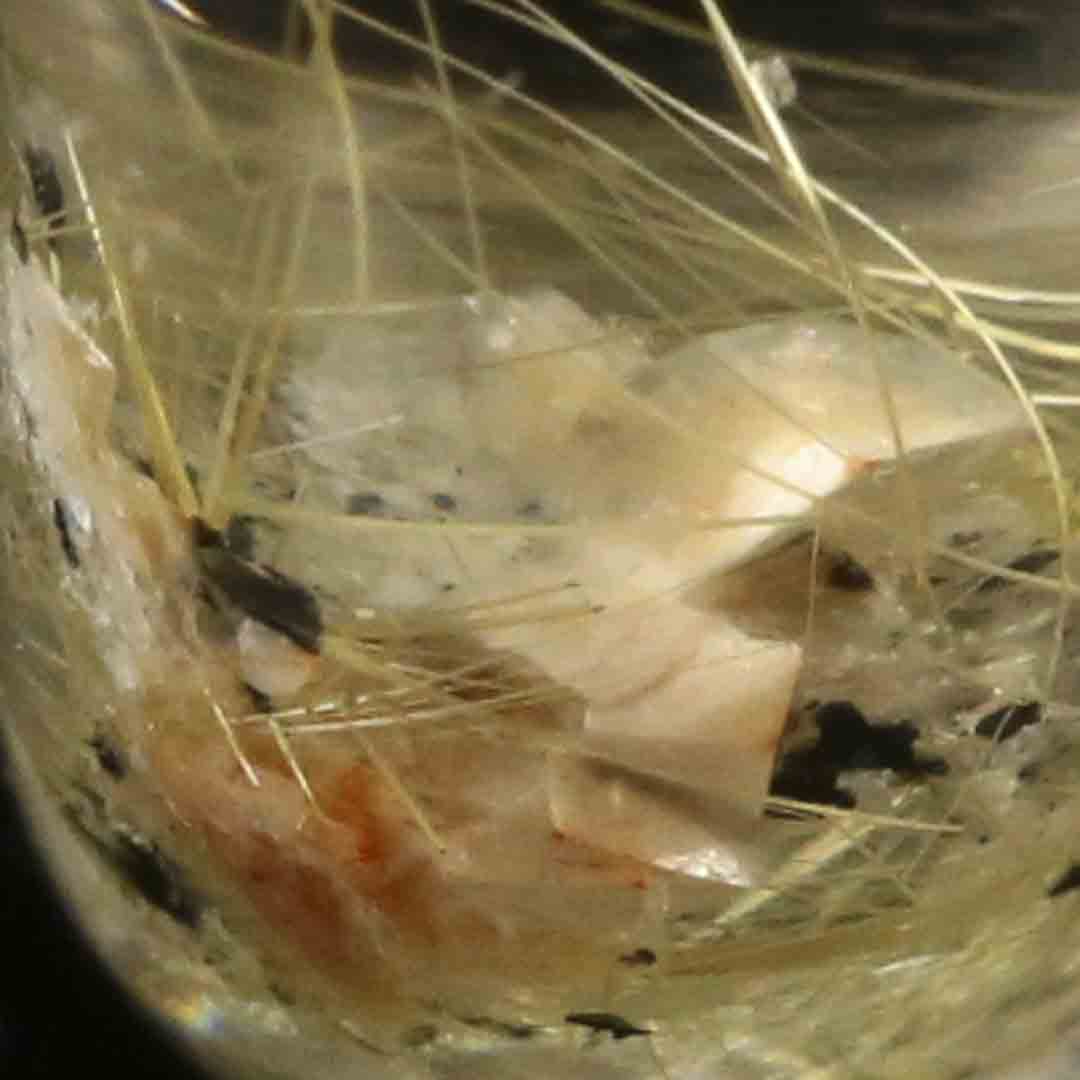 珍種の勾玉見つけましたので、ご紹介！ドロマイトwithゴールデンルチル