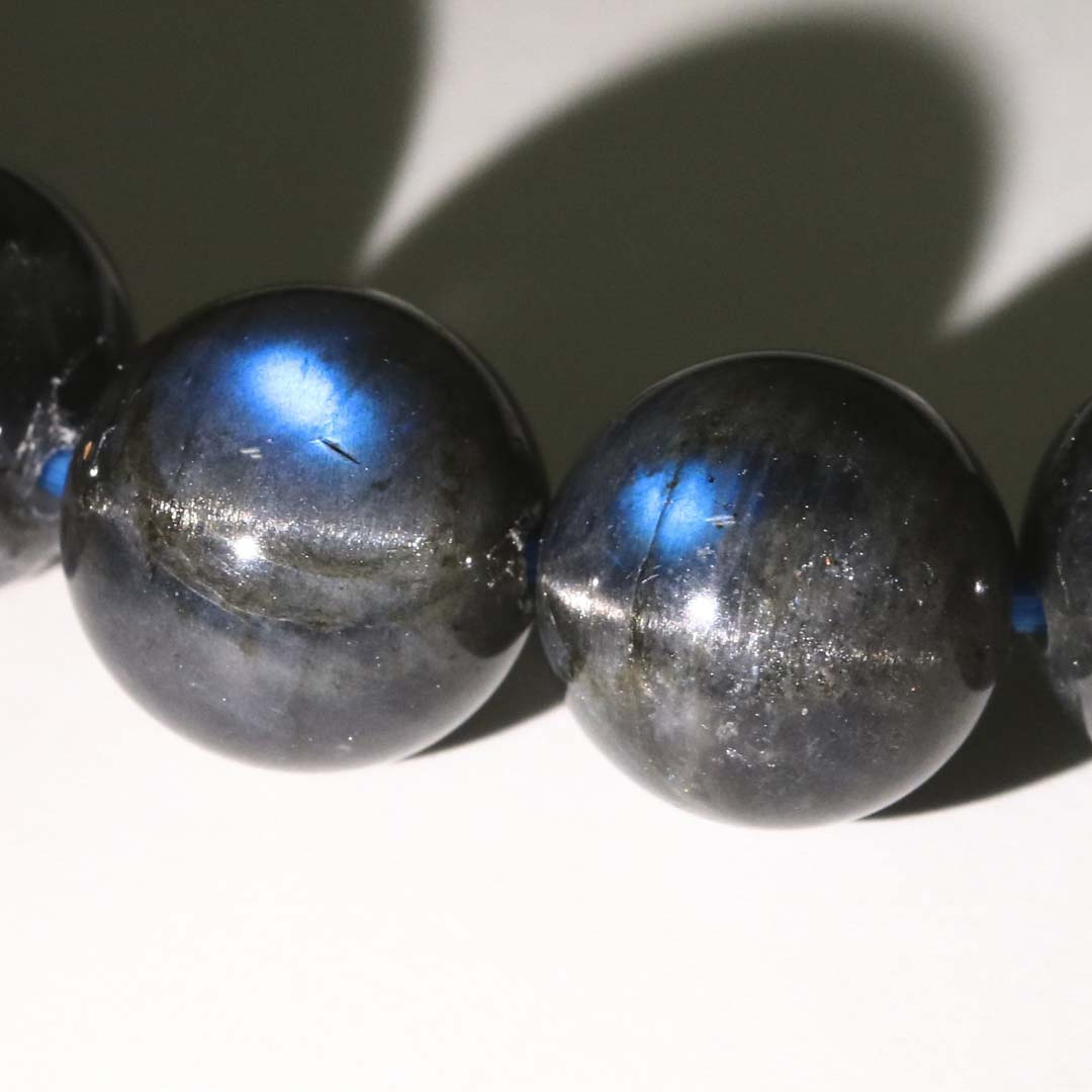 神秘的な輝き*ブラックラブラドライトのブレスレット - 石の音ブログ