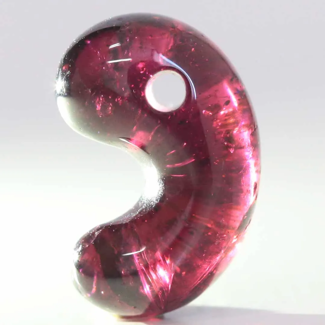 ガーネット出雲型勾玉販売決定！！ - 石の音ブログ