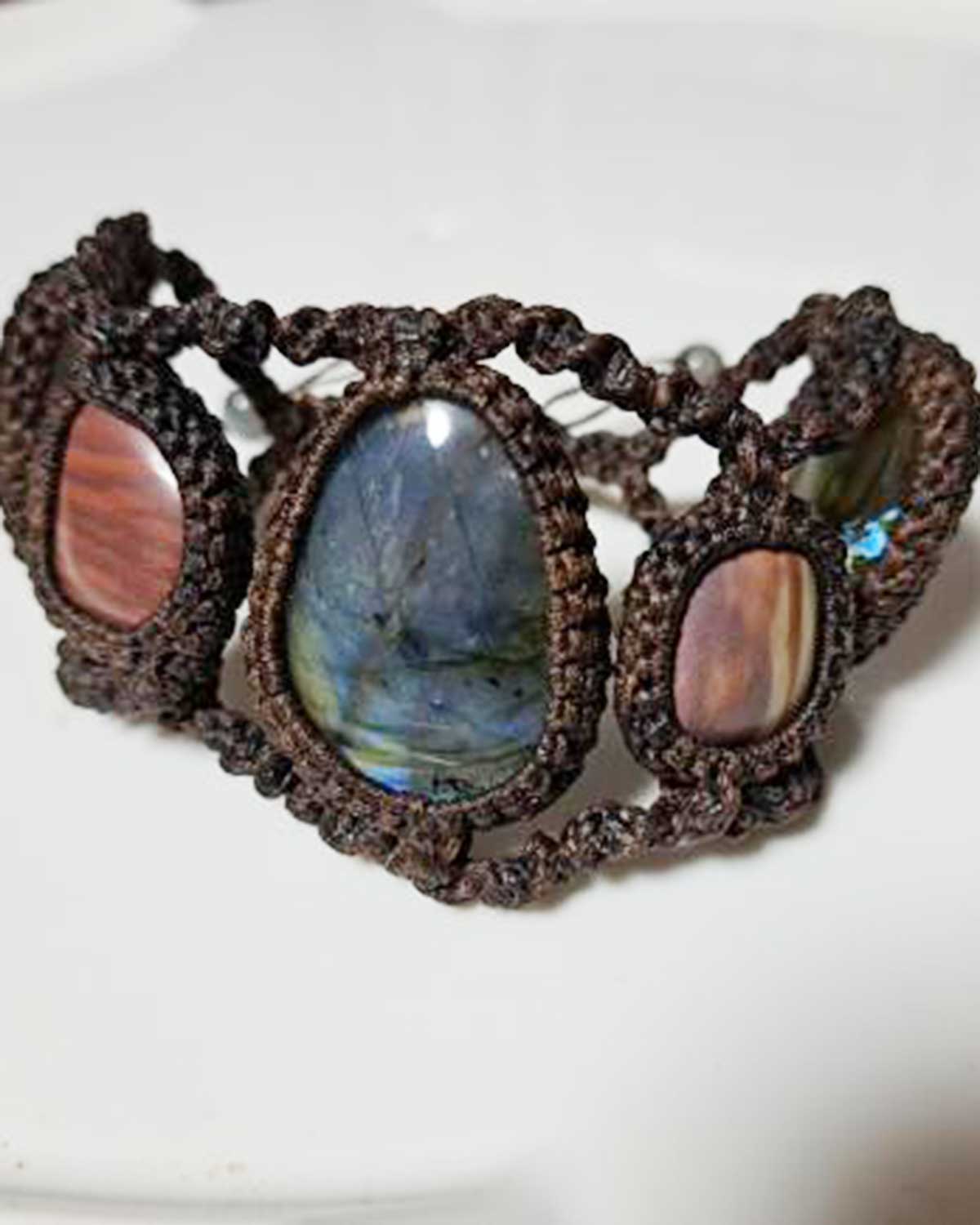 2025年10月7日 ラブラドライトとゼブラストーンの編みブレス