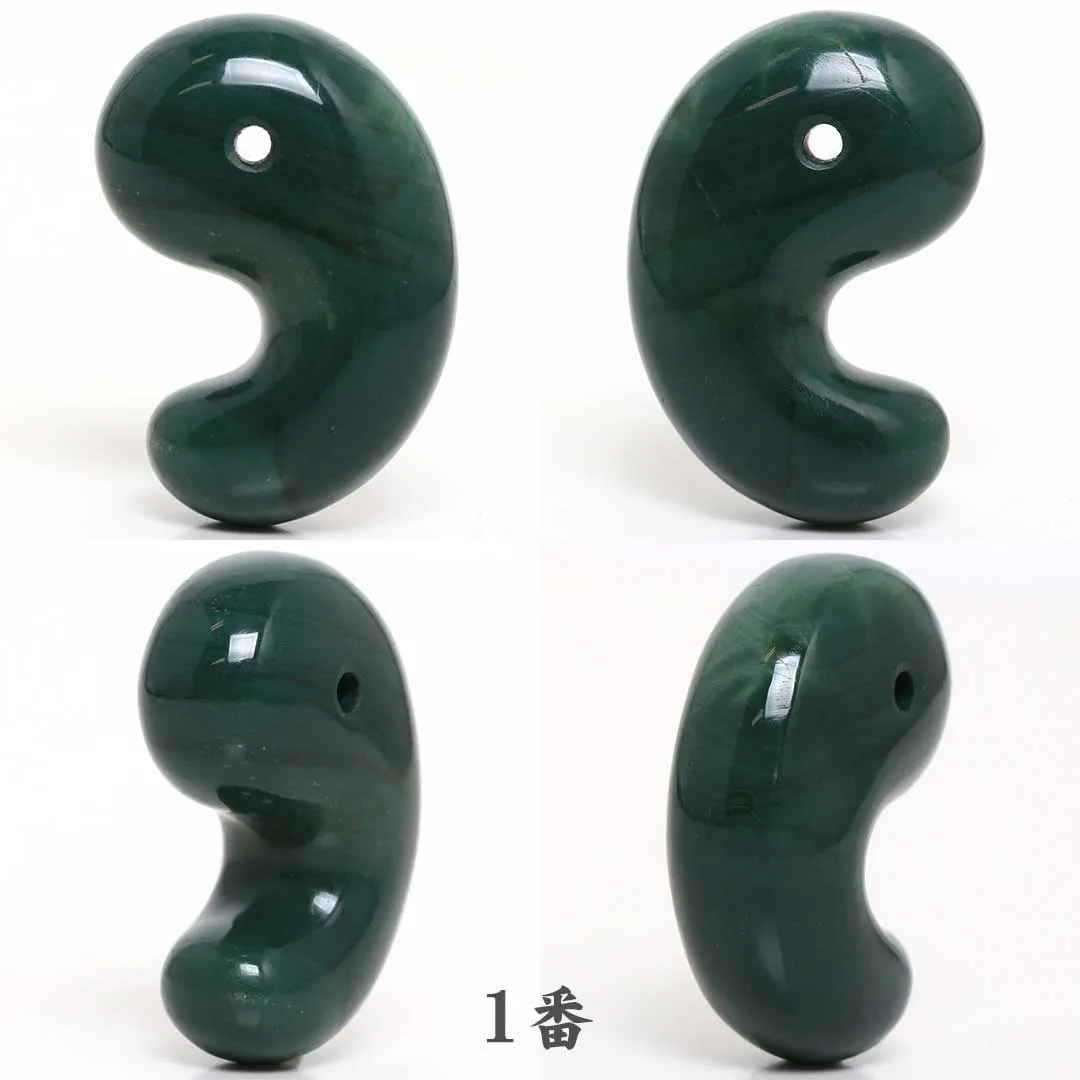 花仙山碧玉 1,335g【新品未使用】【加工用】【プロフ必読】 新作勾玉！)花仙碧玉出雲型勾玉 島根県・玉造 花仙山産 - 石の音ブログ