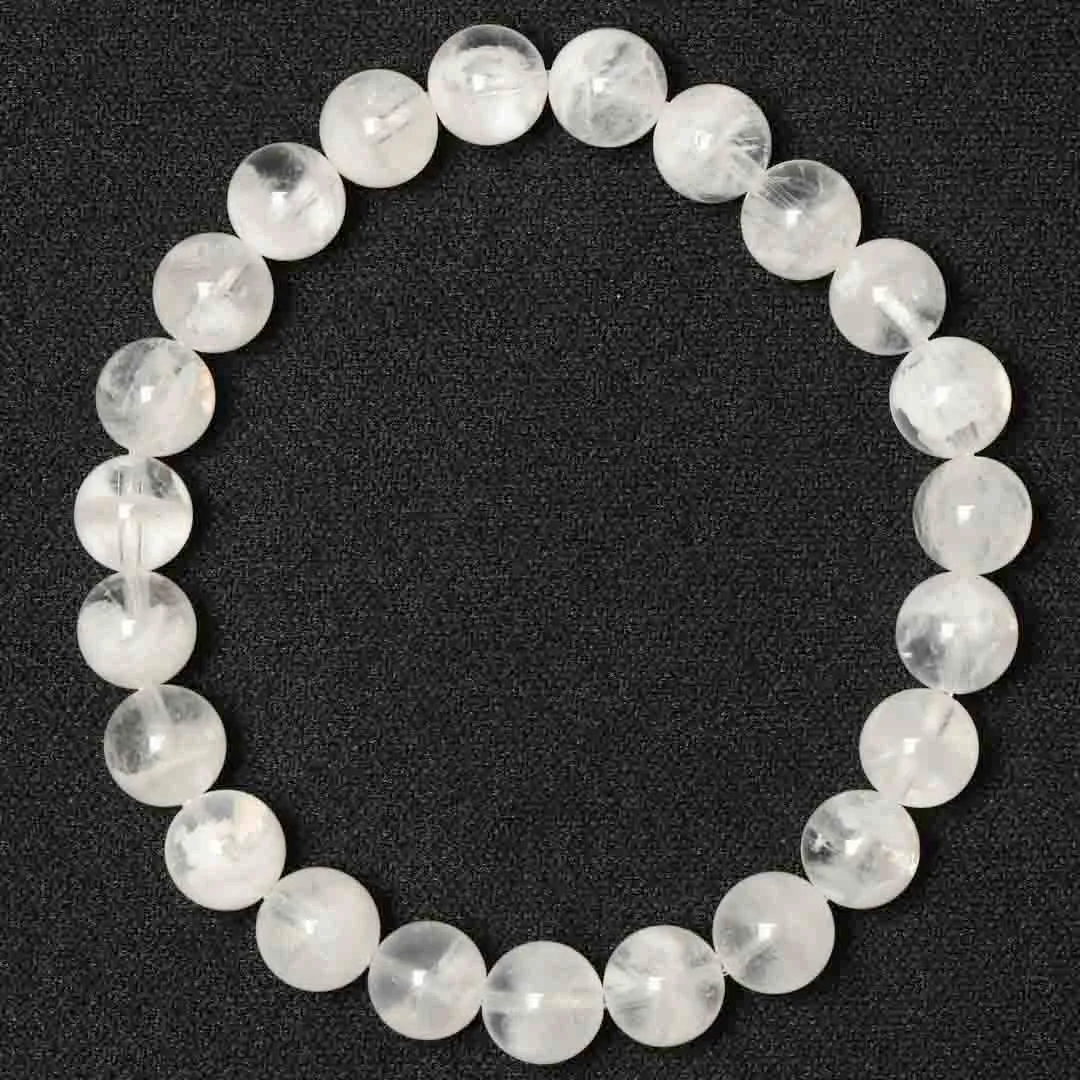 冬のイメージにぴったりなホワイトセリサイトインクォーツの