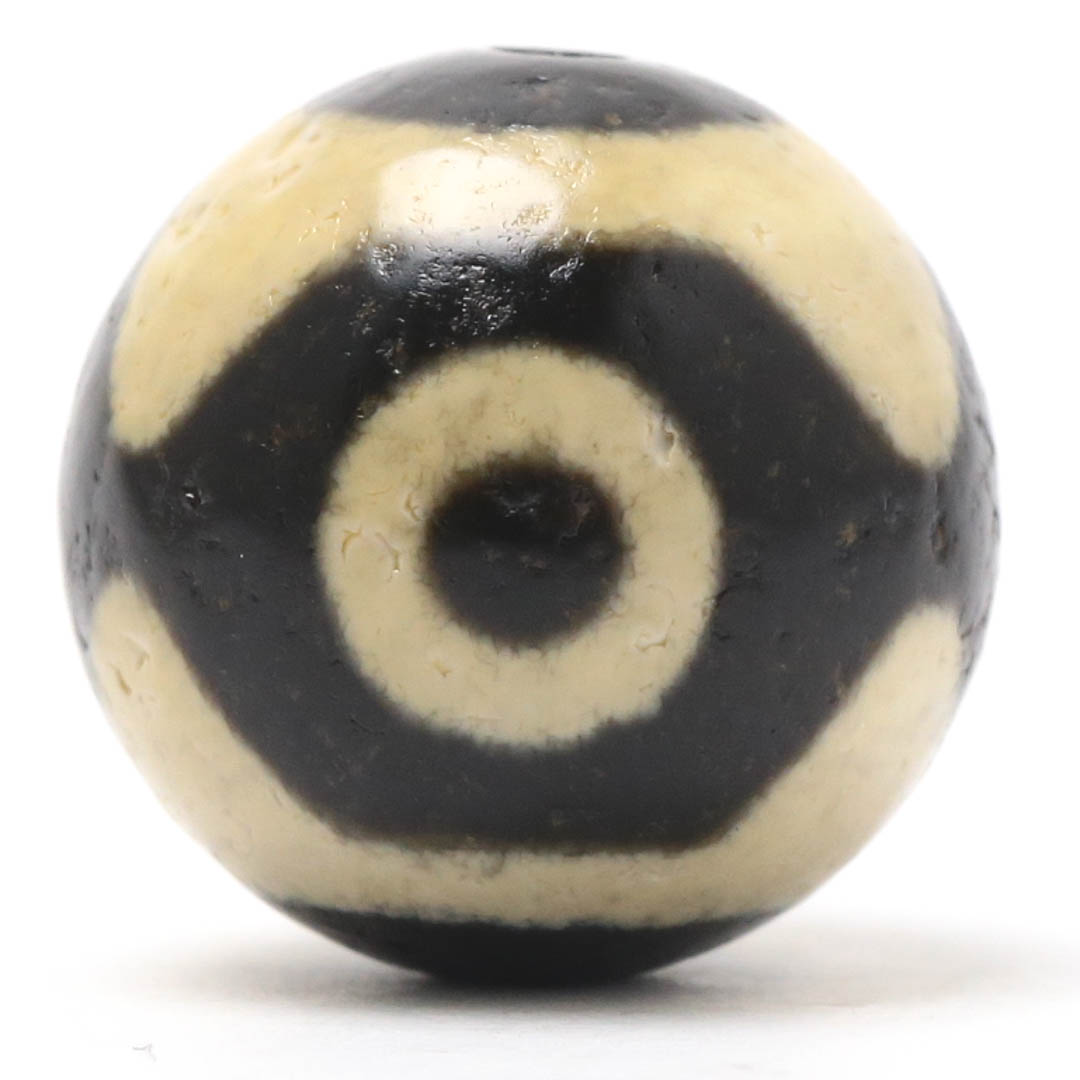 お守りの原点「天珠」 - 石の音ブログ