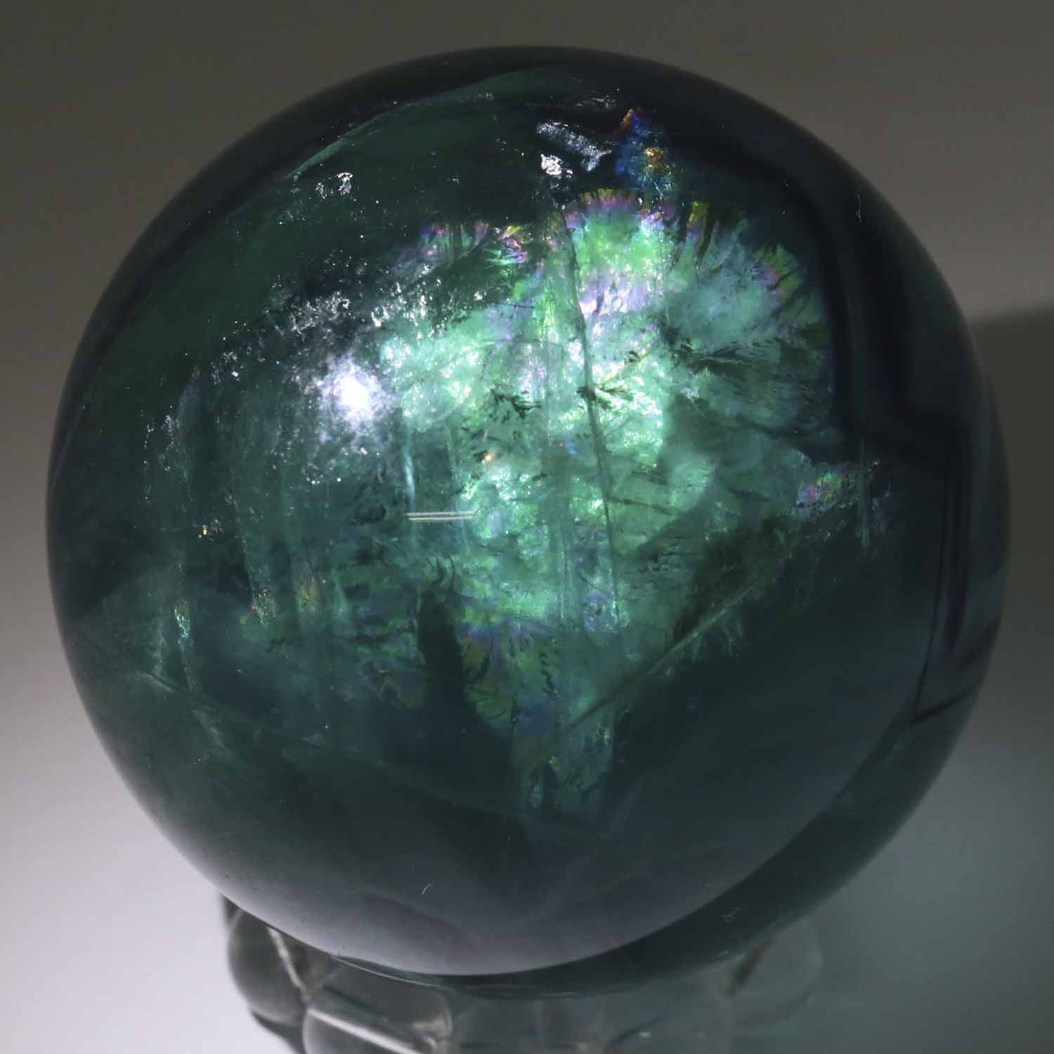 爆レア 絶品❗️レインボー☆フローライト 丸玉 パワーストーン☆天然石原石A655 限定1石】虹と蛍光を楽しむレインボーフローライト丸玉が入荷しました